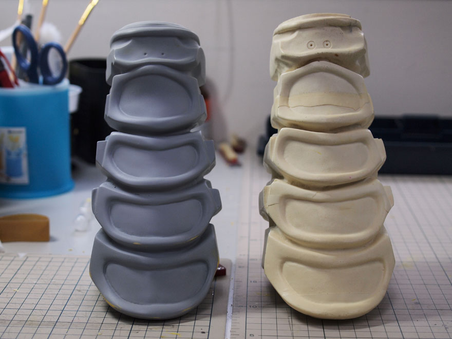 これらを元に、T-STUDIOでは頸椎を新規製作した。