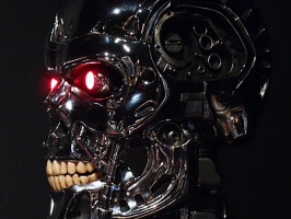 1:1 scale T-800 ENDOSKULL ICONS